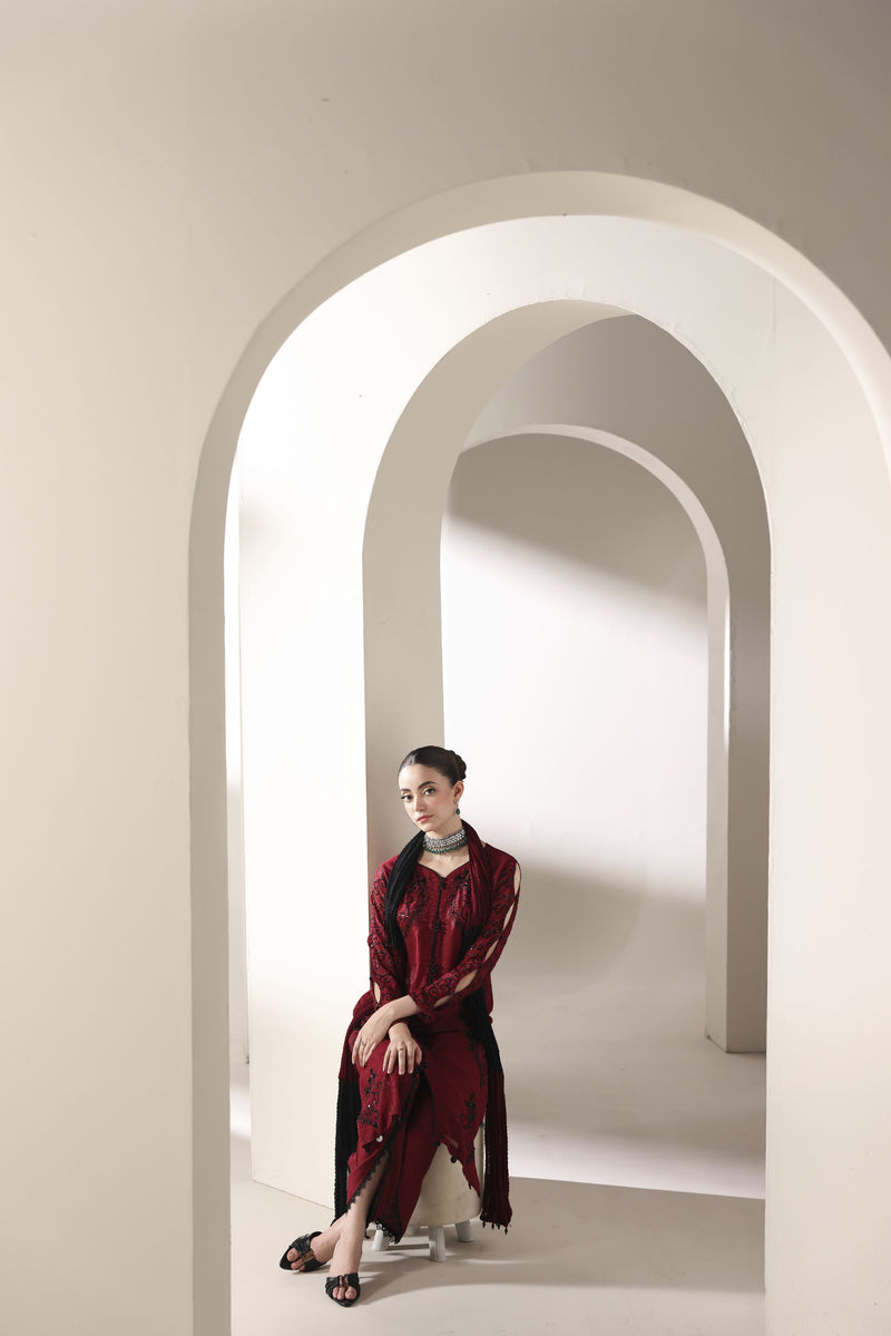 Starstruck by Ain – Crimson Zari Chiffon 3pc Dress with Tulip Shalwar SBA5