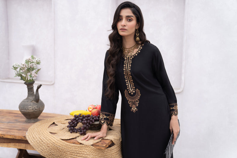 HEMLINE'S CHAI MOMENTS COLLECTION 07