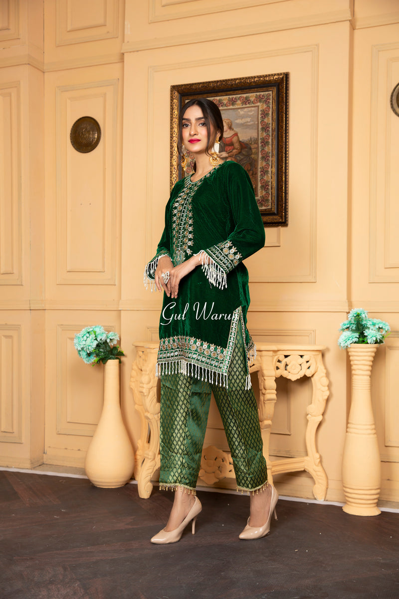 Velvet Ready to Wear Embroidered Collection by Gulwarun 13