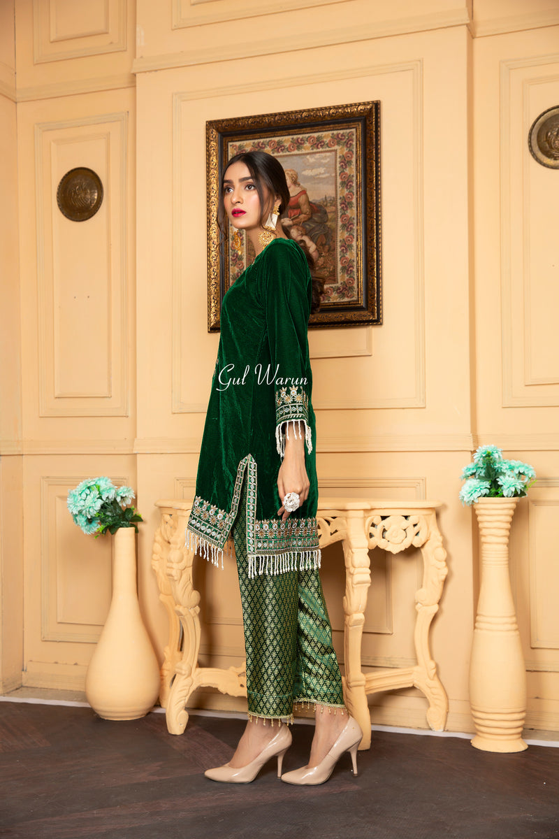 Velvet Ready to Wear Embroidered Collection by Gulwarun 13