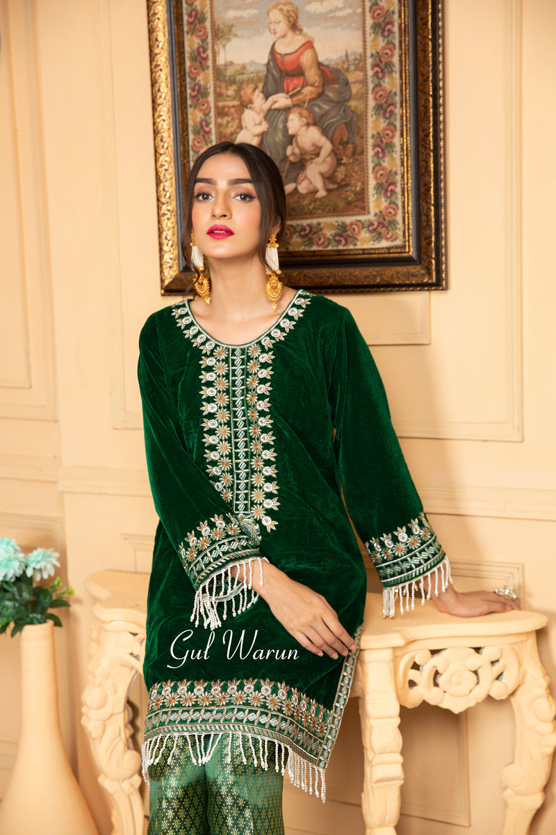 Velvet Ready to Wear Embroidered Collection by Gulwarun 13
