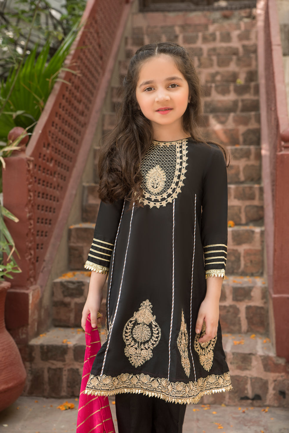 black and gold eid dress Black and gold Eid outfit!