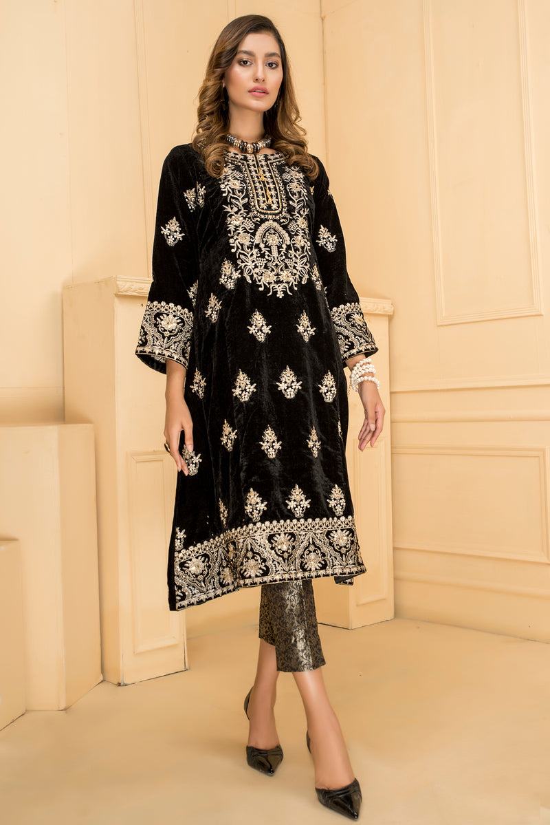 Ready To Wear 2 Pcs Velvet Dress By Zaiwa 02