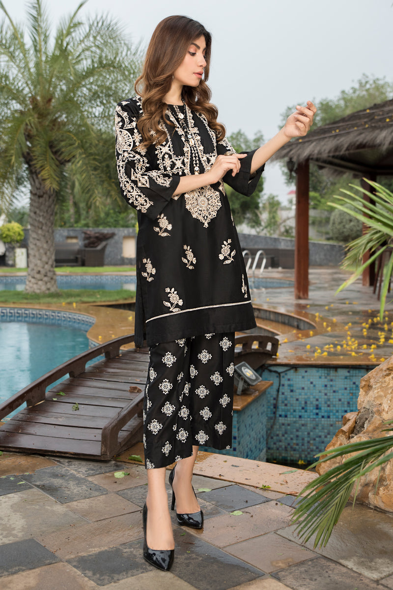 Ready to Wear Embroidered 2 Pcs Lawn Dress by Zaiwa 04